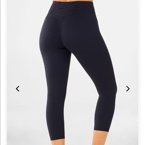 Fabletics Trinity High-Waisted Pocket Capri